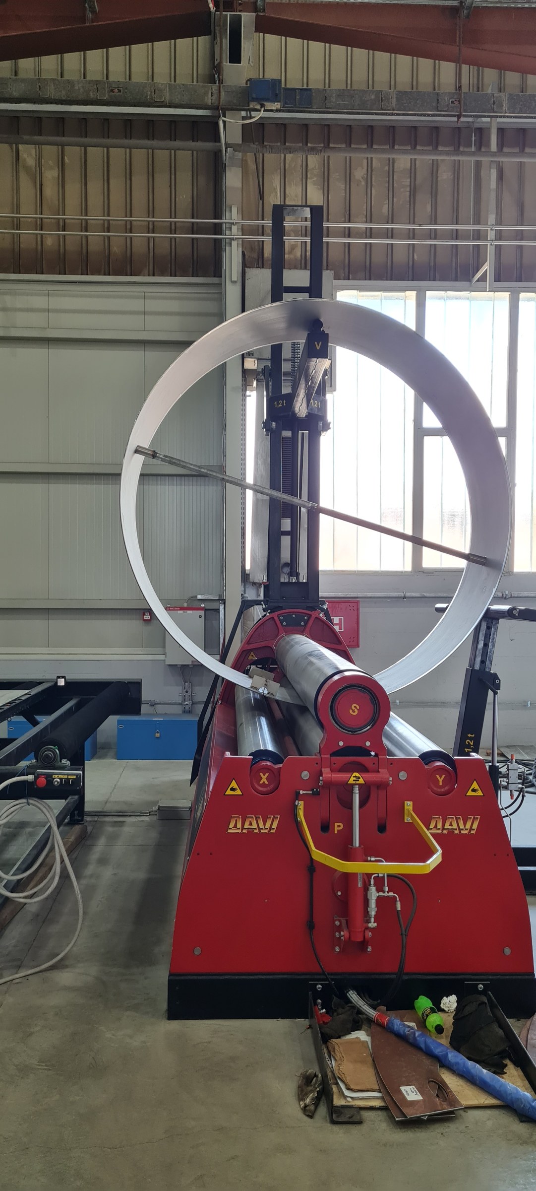 Sheet cutting, bending and metalworking equipment at CTT-CRYO TRANS TECH
