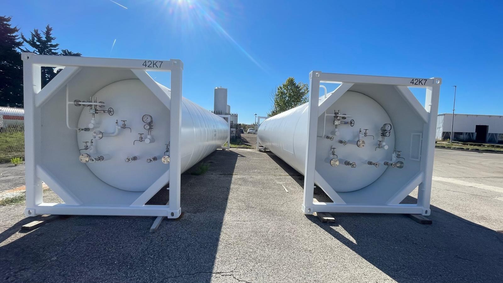 Surface preparation and finishing equipment at CTT-CRYO TRANS TECH