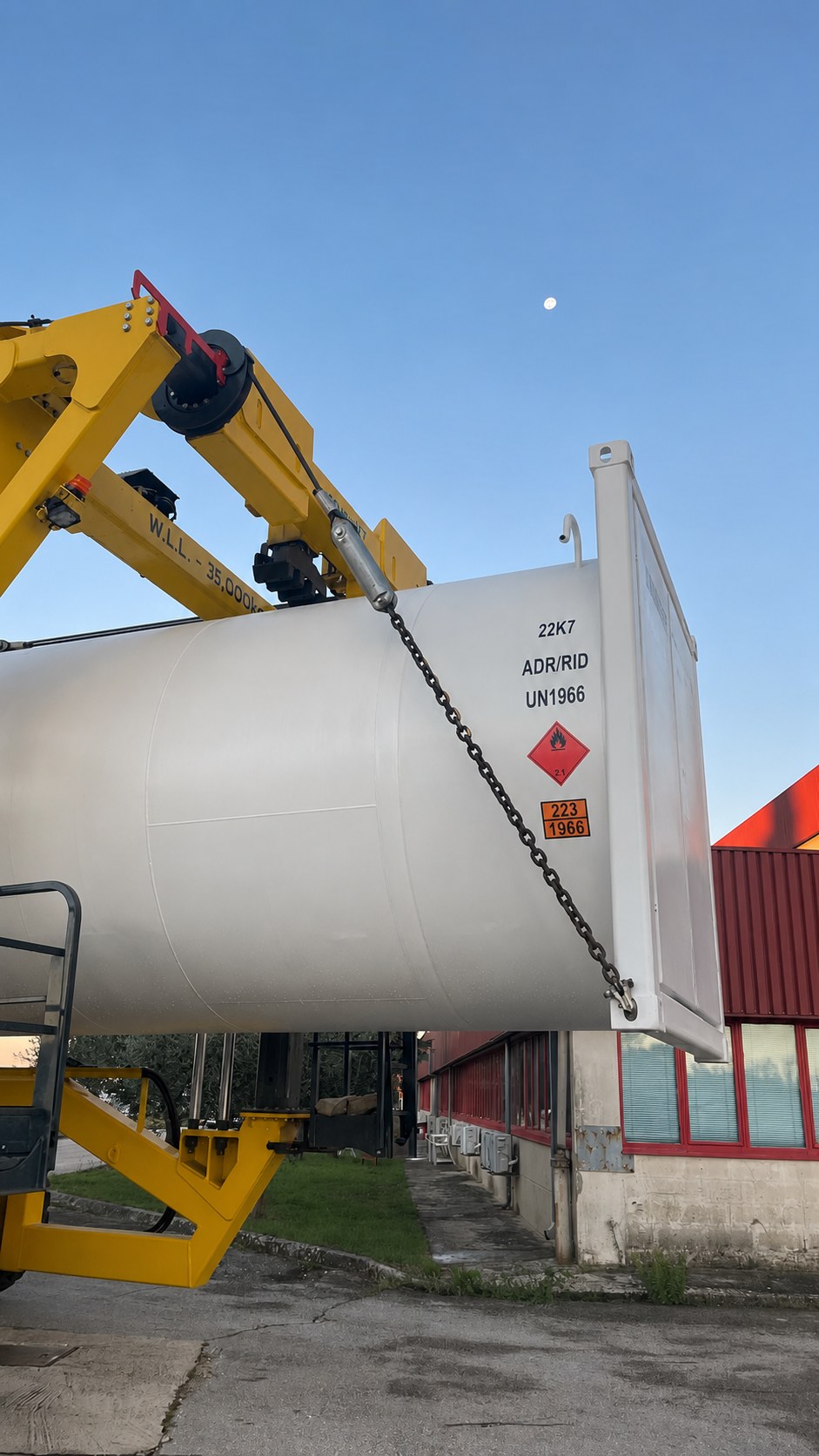 Cryogenic ISO Tank Container for Liquid Helium – 20FT manufactured by CTT-CRYO TRANS TECH